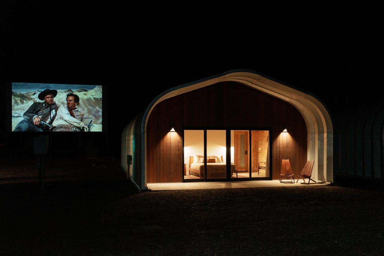 Frontier Drive Inn Center Exteriör bild